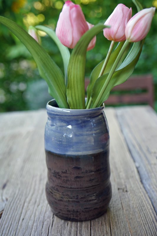 Handgetöpferte Vase in Braun-Blau – Unikat aus Keramik